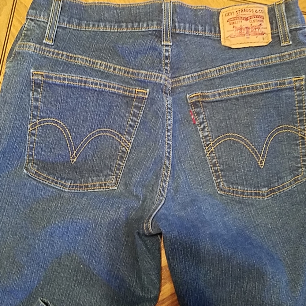 VNTG Levi's original 550s relaxed bootcut  sz 8